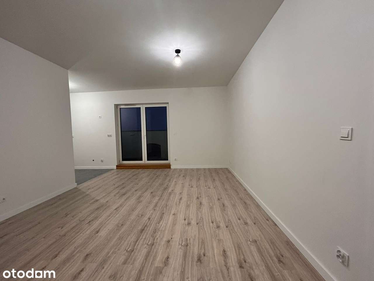 Obniżka ceny Black Week! Kawalerka po remoncie + parking gratis-7