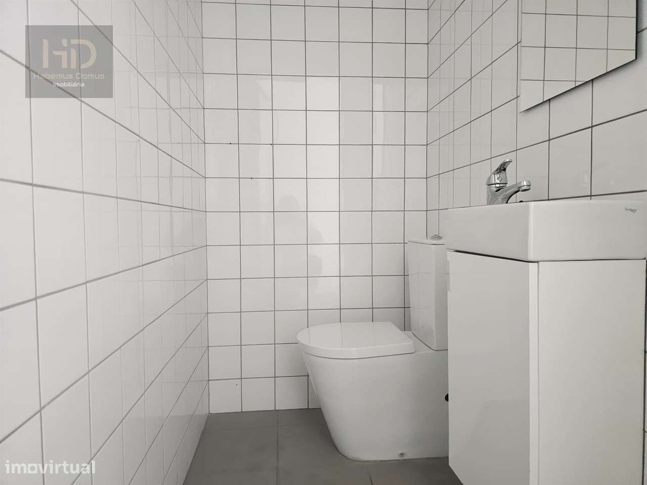 Armazém para venda ou aluguer na zona industrial de Grijó-13