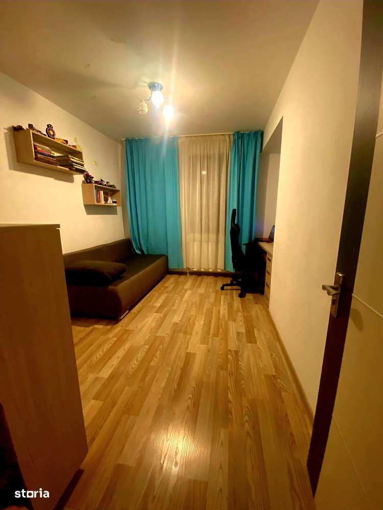 Vanzare Apartament 3 camere/loc parcare/boxa ,Tractorul, BRASOV-0