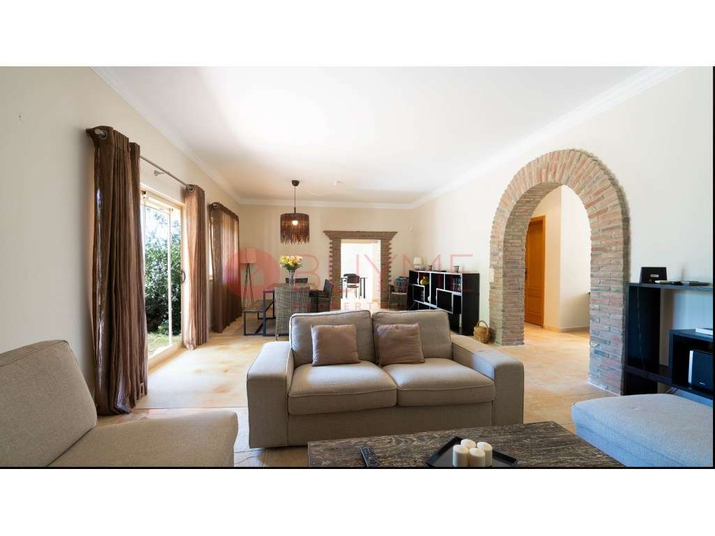 Moradia T5 com piscina e 1,2 ha de terreno em Estoi - Grande imagem: 4/22