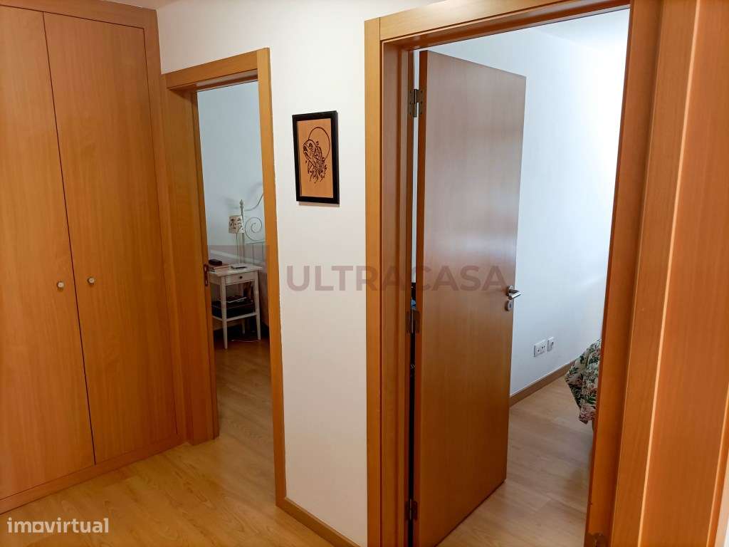 Vende-se Excelente T3 na Pontinha com 2 Lugares de Parqueamento-15