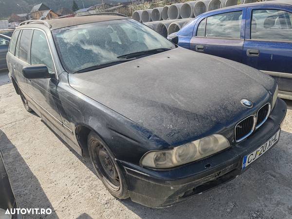 Dezmembrez BMW  520 d Touring E39 - 2