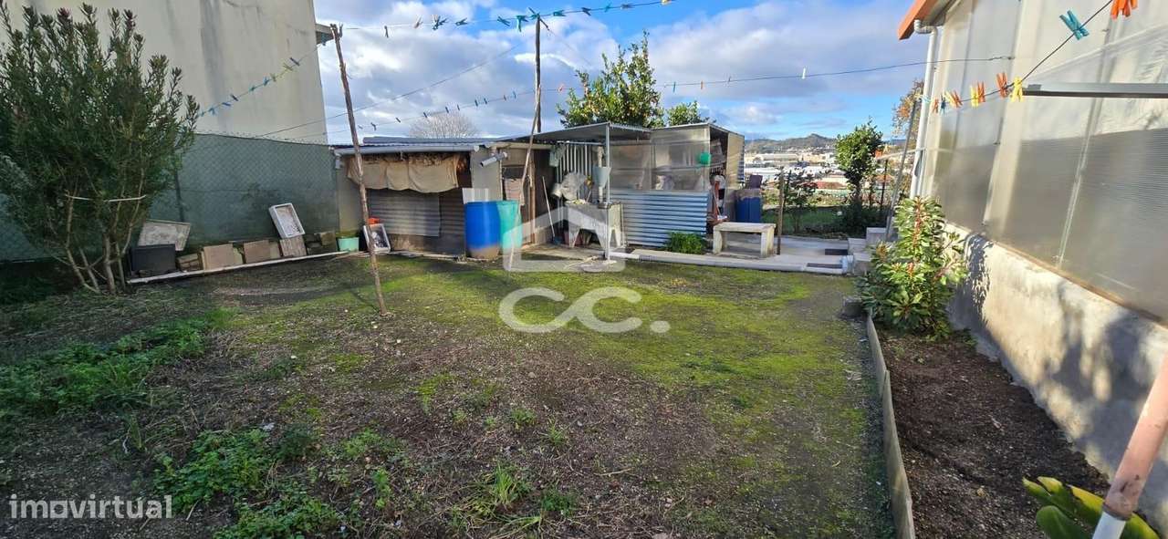 Moradia em Banda Restaurada T2+1 em Selho São Cristovão - Guimarães-19