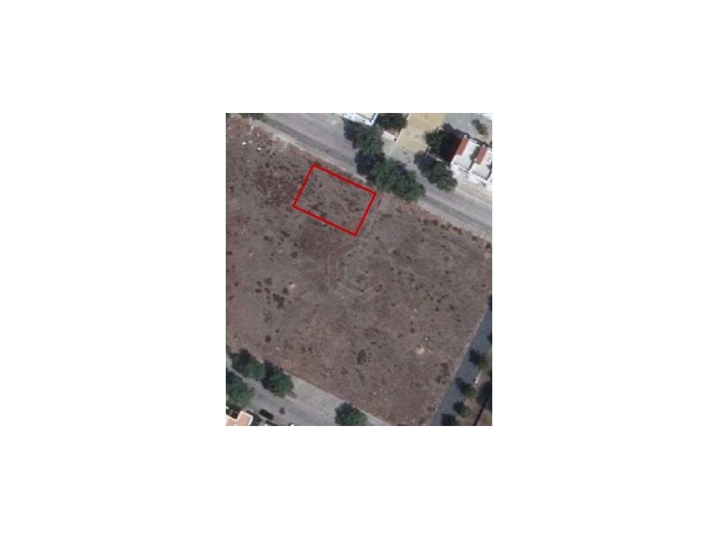 Lote de terreno urbano com área bruta de construção de 360m² em Cas... - Grande imagem: 2/2