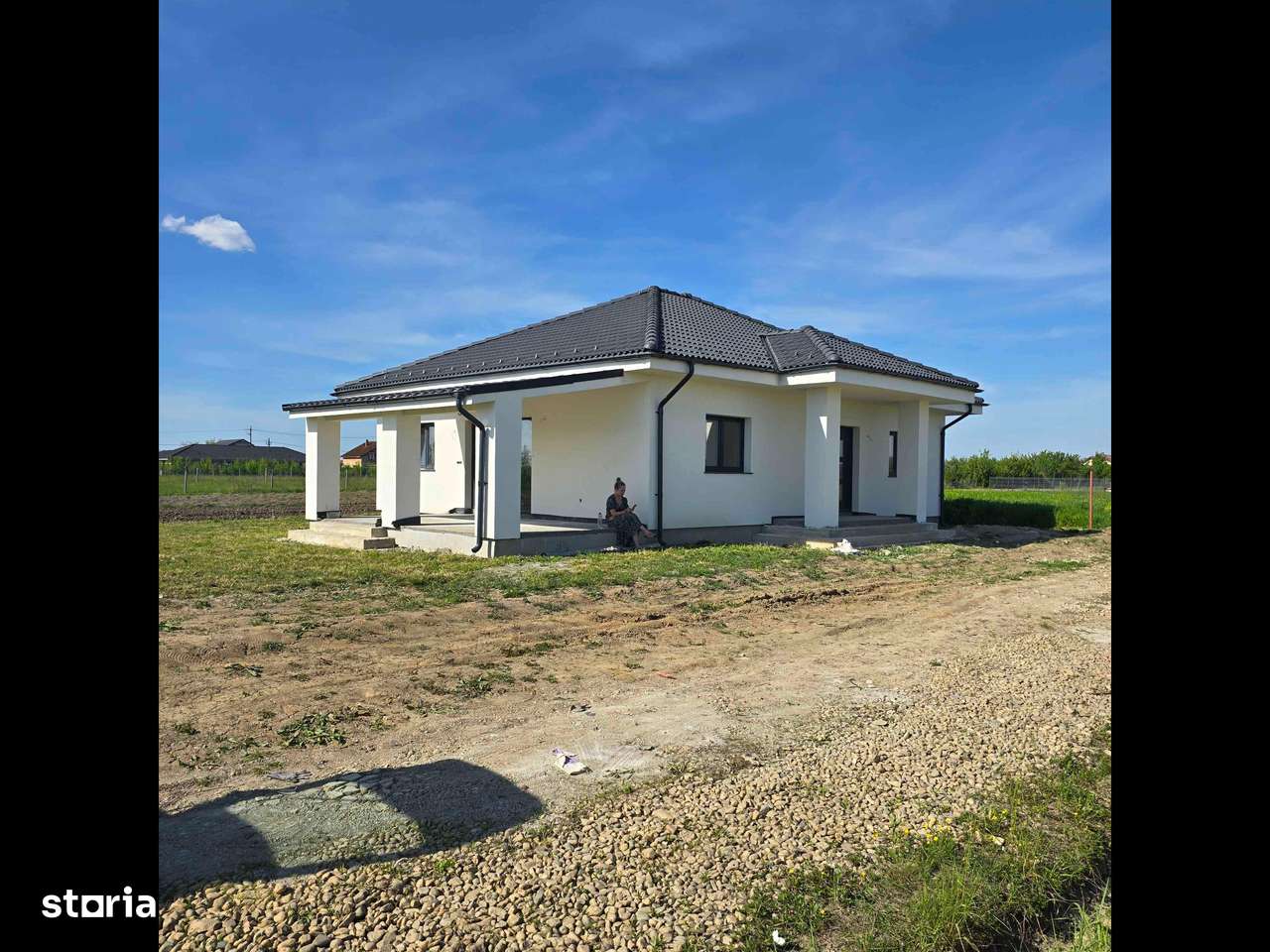 Casa de vânzare - Imagine principală: 4/16