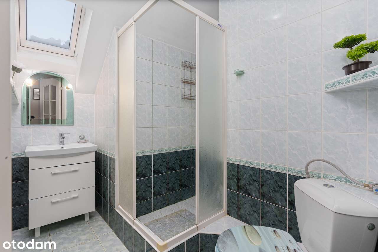 Dom dla rodziny z osobnym mieszkaniem!-13