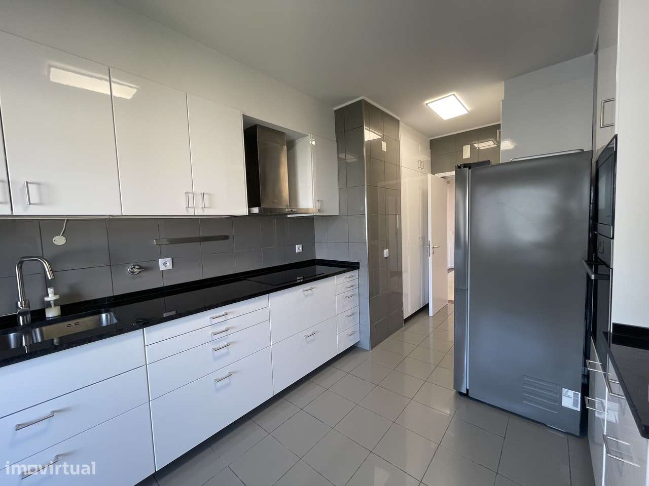 Apartamento Familiar Espaçoso e Funcional com Excelentes Acessibilidad - Grande imagem: 5/29