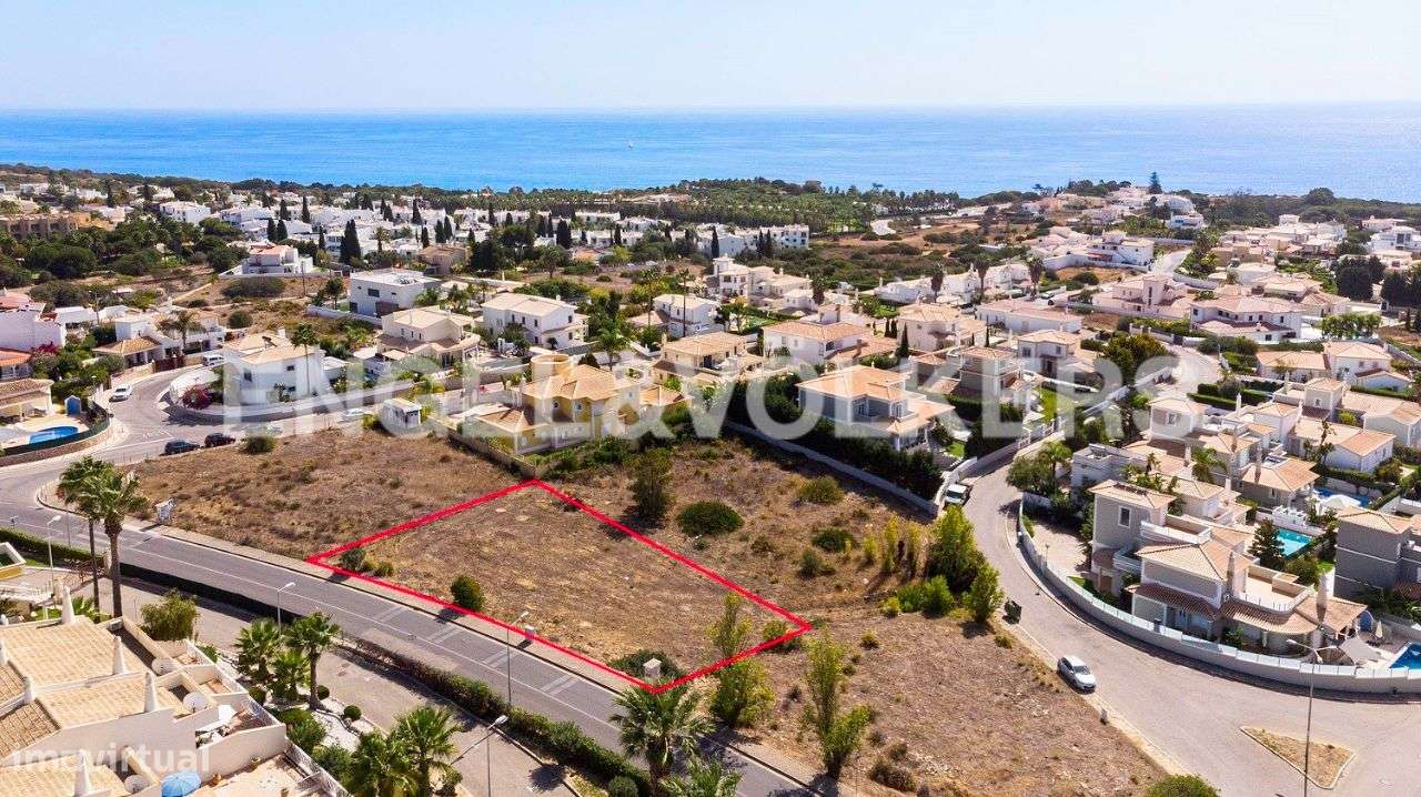 Terreno a pé da Praia de São Rafael - Grande imagem: 2/5