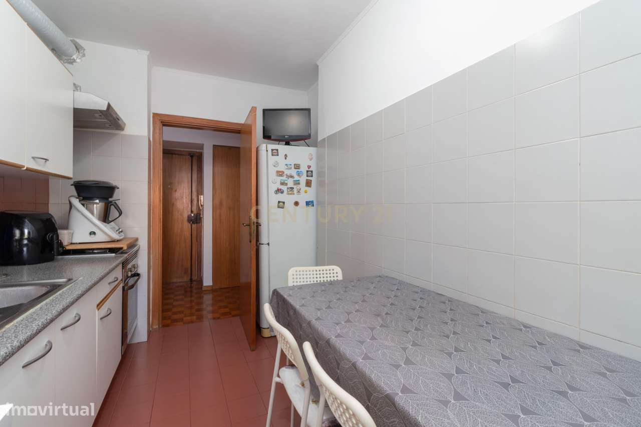Apartamento T2 com Parqueamento e Box – Caparica - Grande imagem: 5/33