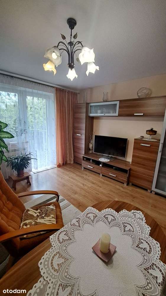 Do sprzedaży ładny, wolnostojący dom na dużej dzia-17