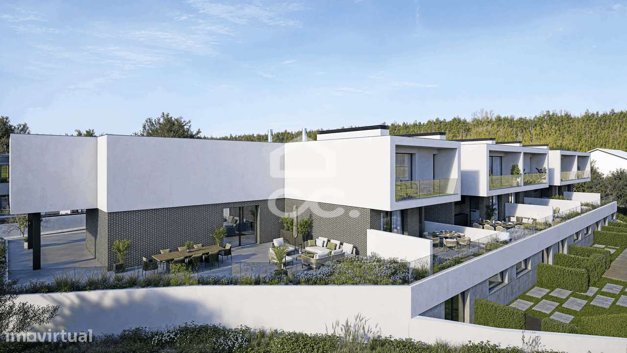 Moradia T4 nova, com jardim e terraço, em condomínio privativo com pis-19