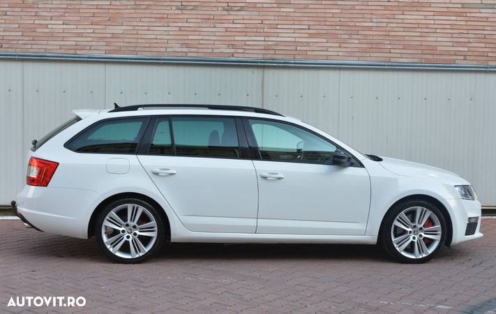 Skoda Octavia Combi 2.0 TDI DSG RS - 15