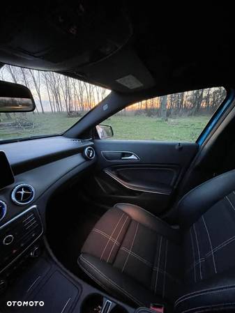 Mercedes-Benz GLA 250 7G-DCT - 24