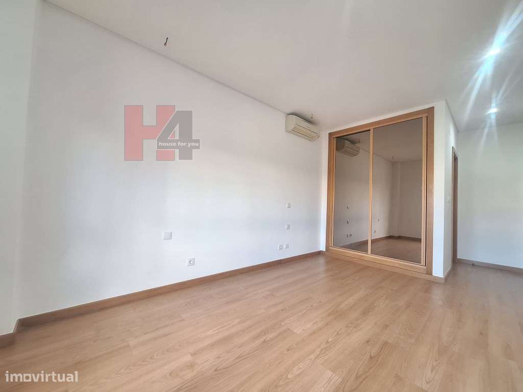 Apartamento T3 Colinas Cruzeiro com 150 m² e 4 lugares de parqueamento-22