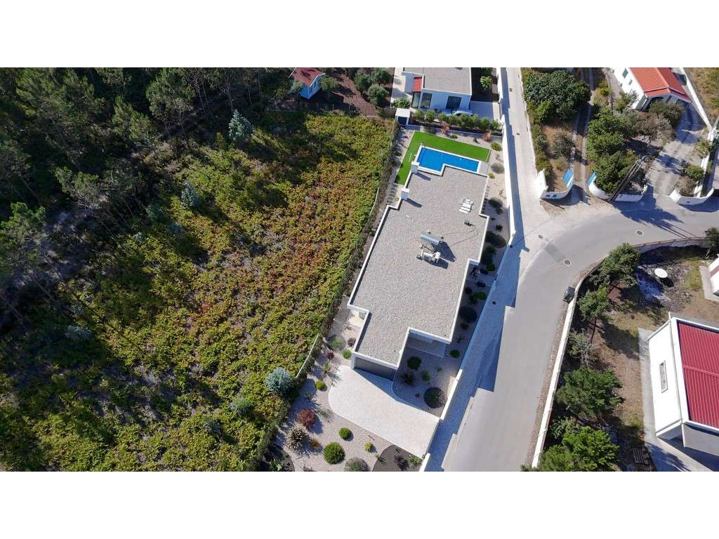 Moradia T4 Contemporânea com Piscina, Jardim e Excelente Localizaçã...-41