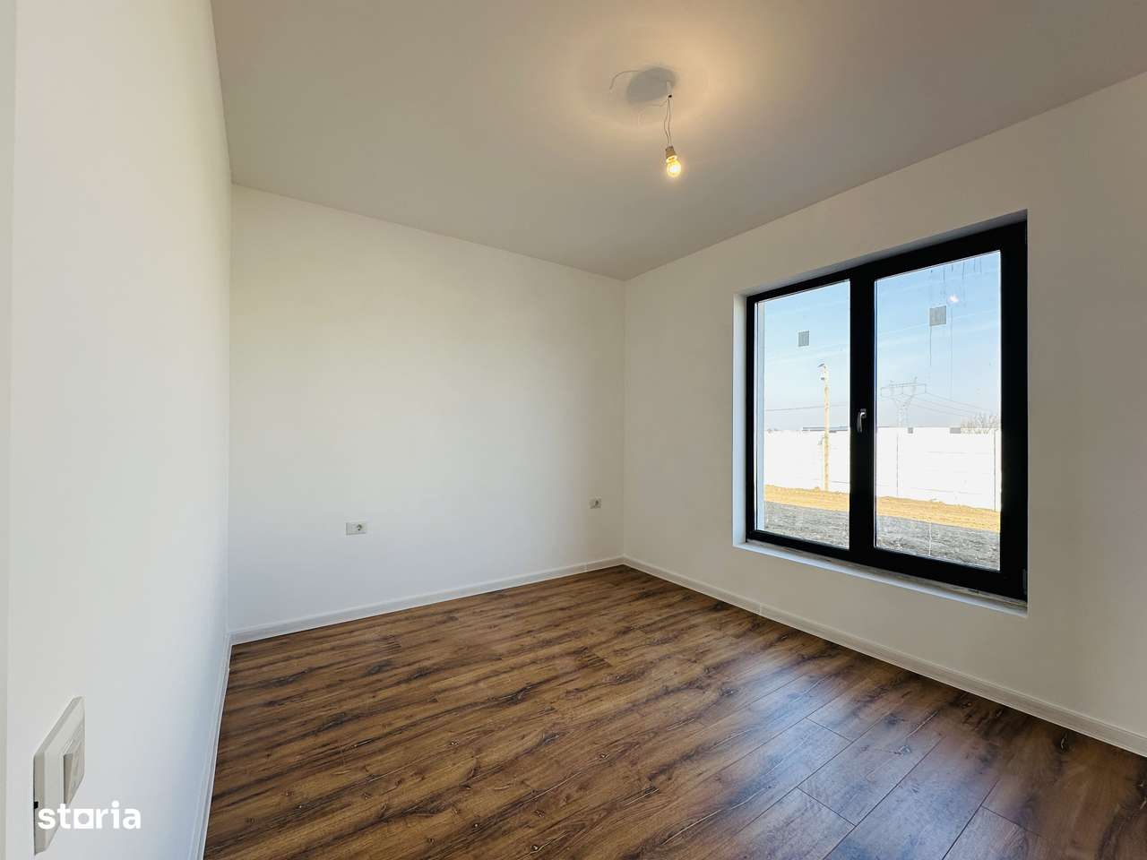 Casă Modernă de vânzare - 5 camere / 330 mp – Com. Berceni | 179.000 €-5