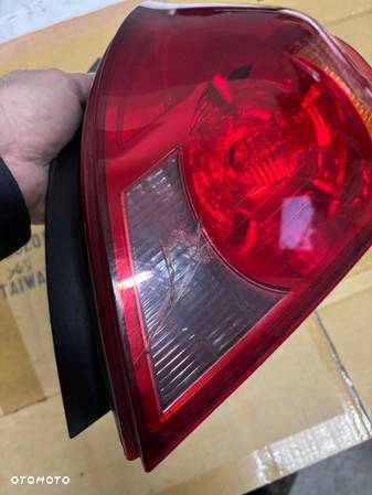 LAMPA TYLNA TYŁ PRAWA KIA CEED I HB 3D 009-735-02 - 3