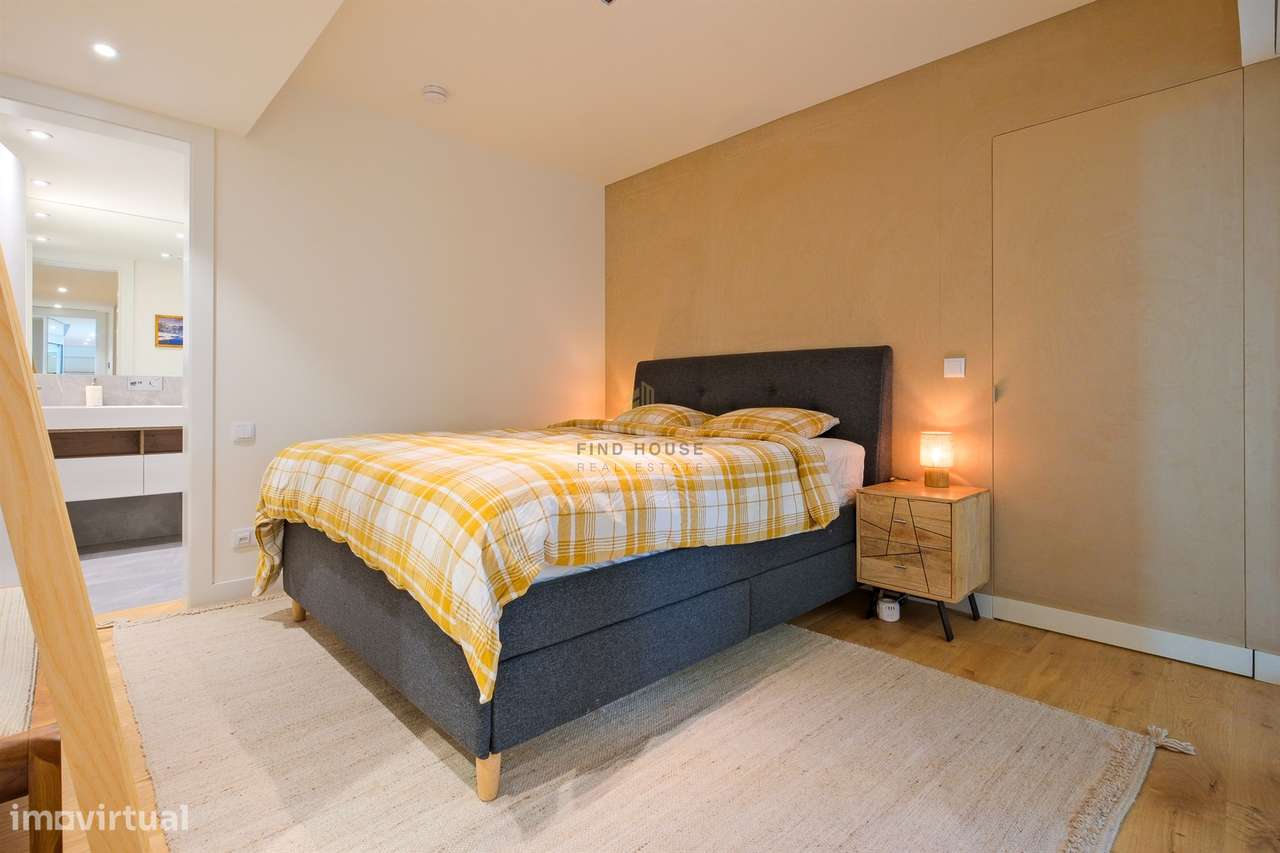 Apartamento T3 em condomínio privado, com terraços e garagem, no Prínc-48