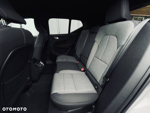 Volvo XC 40 - 24