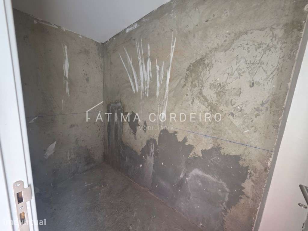 Moradia T3 com piscina e terraço-5