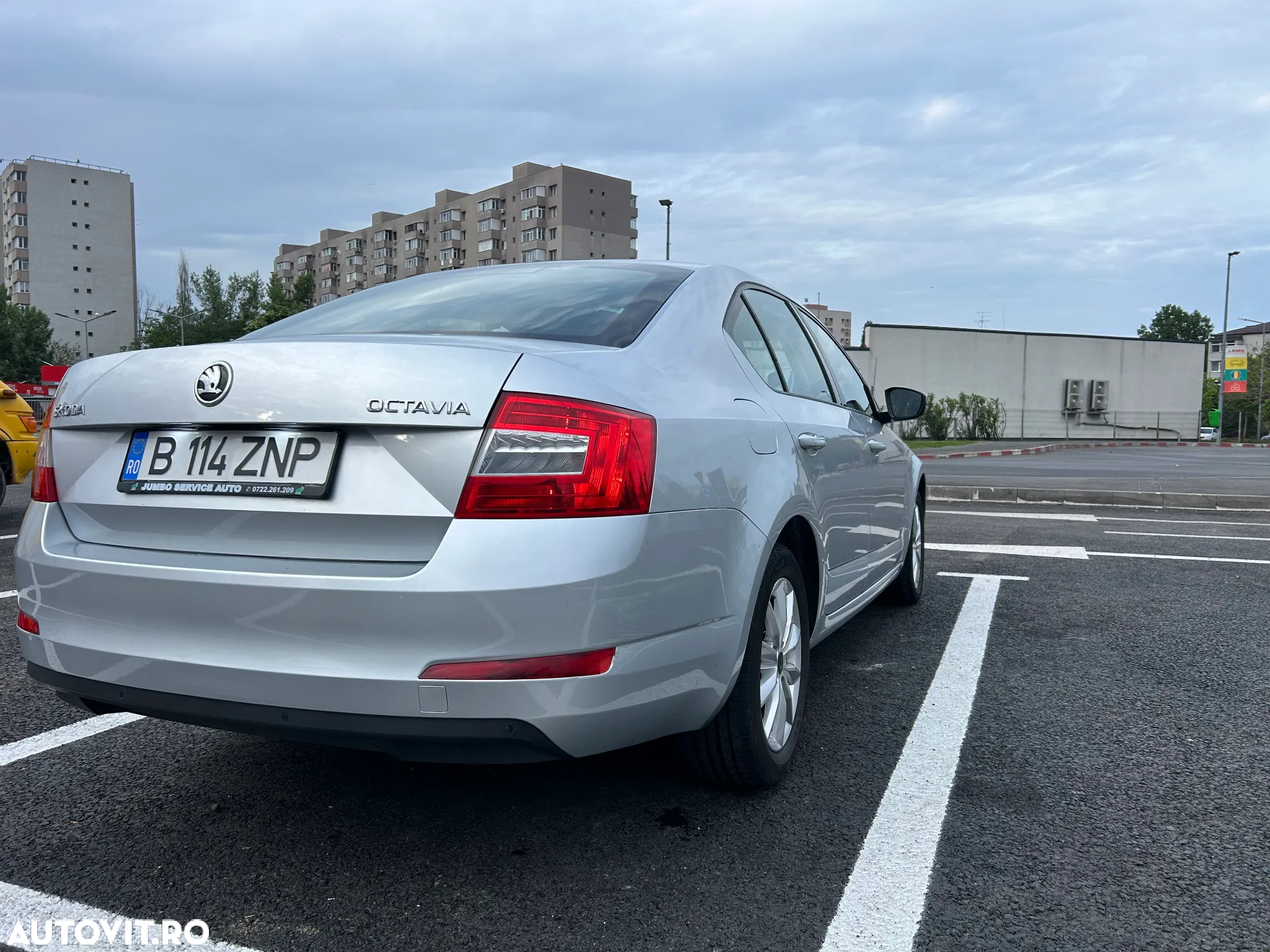 Skoda Octavia 1.6 TDI AMBITION - 4