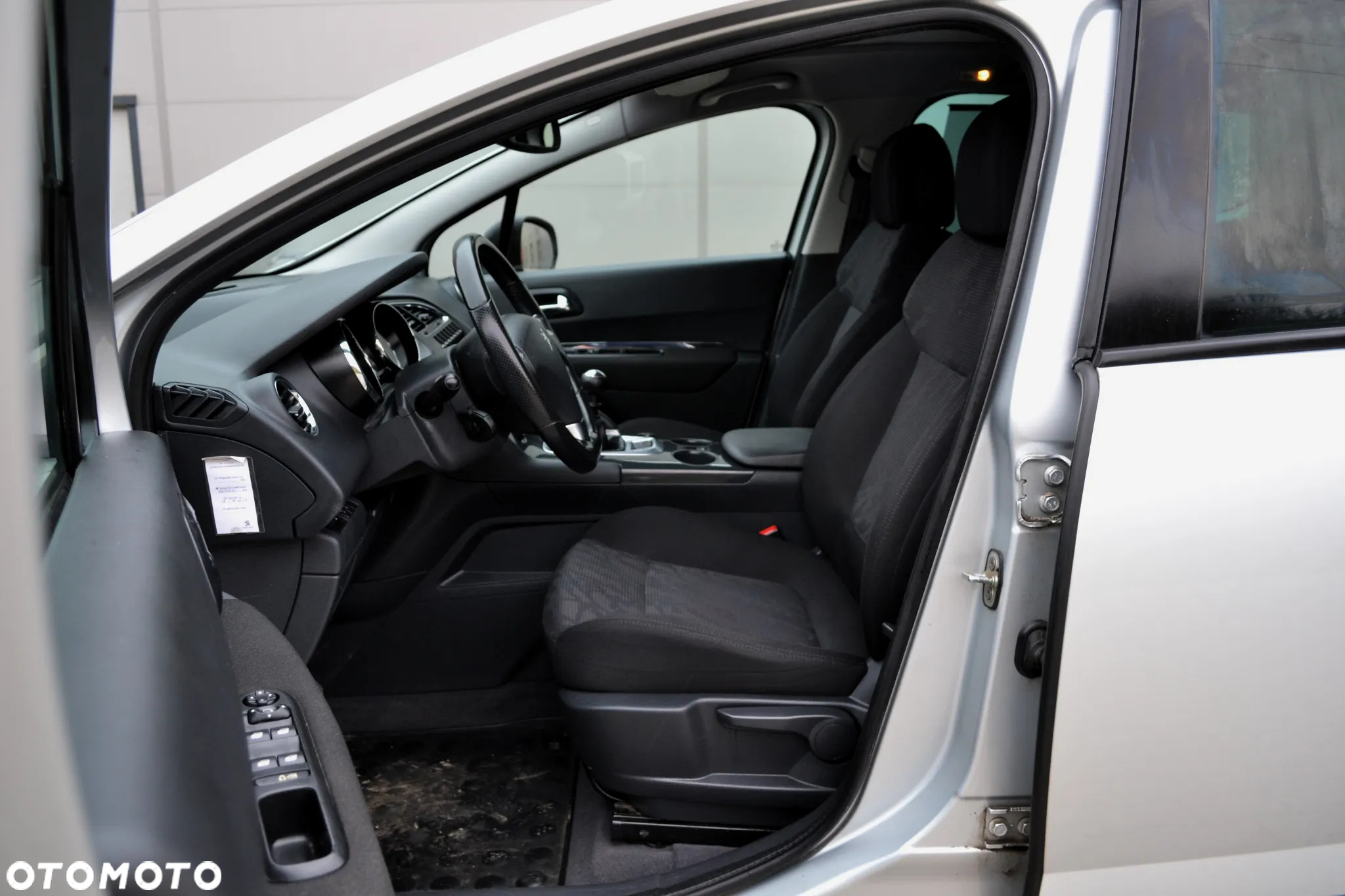 Peugeot 3008 1.6 HDi Premium - 6