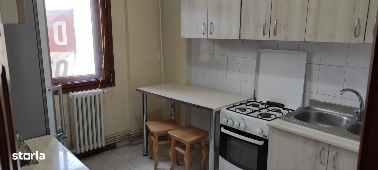 Apartament 3 camere, decomandat zona Pacurari- Petru Poni, Iasi