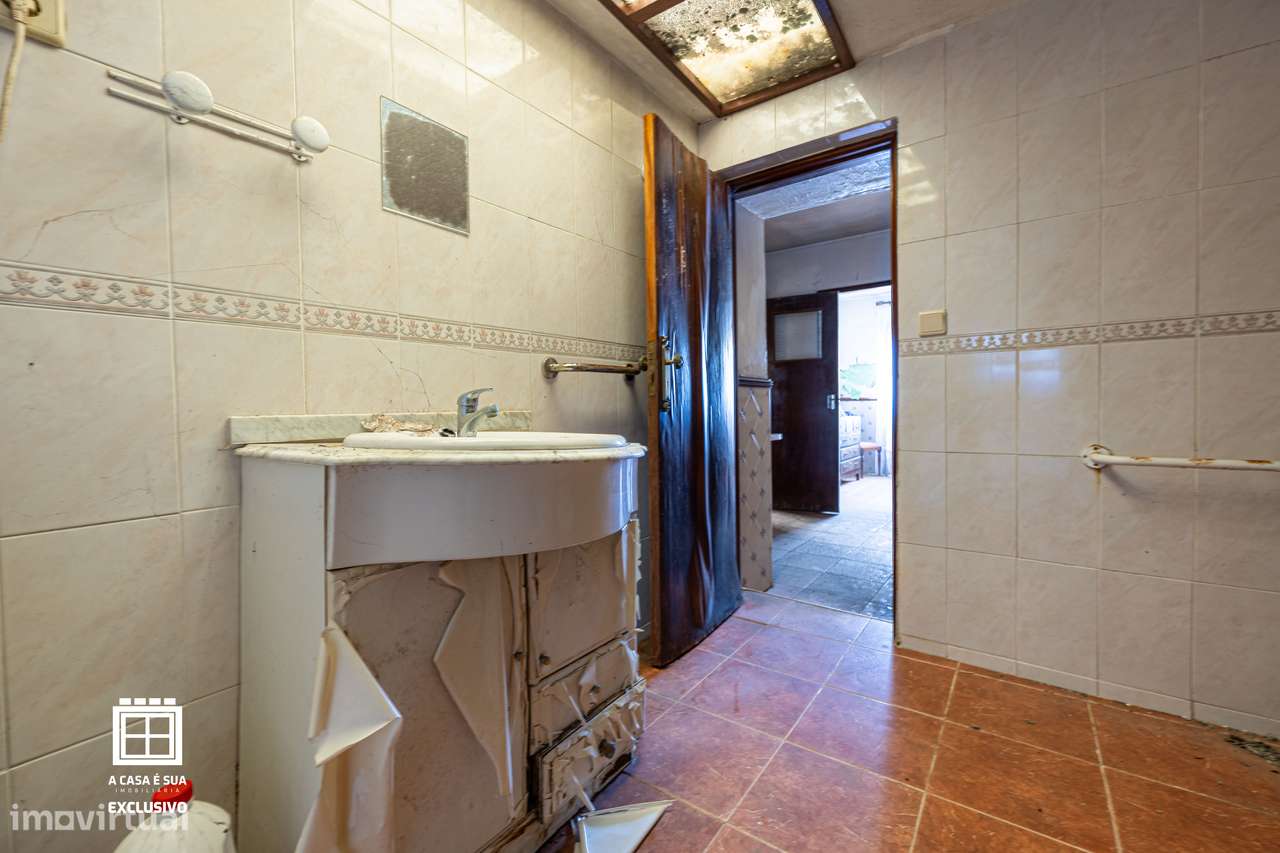 Moradia com duas habitações independentes em Lourosa - Exclusivo-30