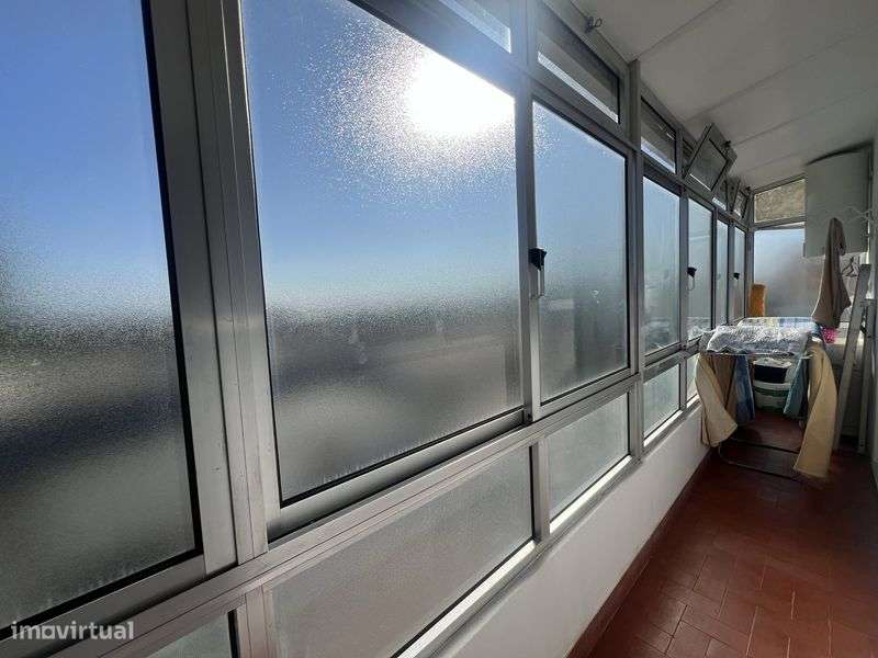 Apartamento T2+1 Maia c/ varanda e Box-6