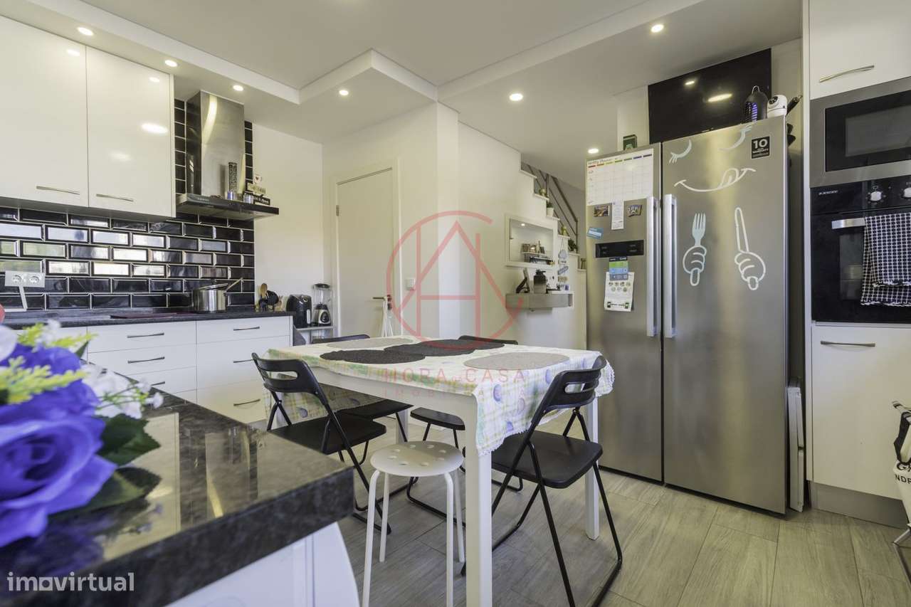 Moradia T4 geminada — 3 pisos de conforto e versatilidade - Grande imagem: 4/35