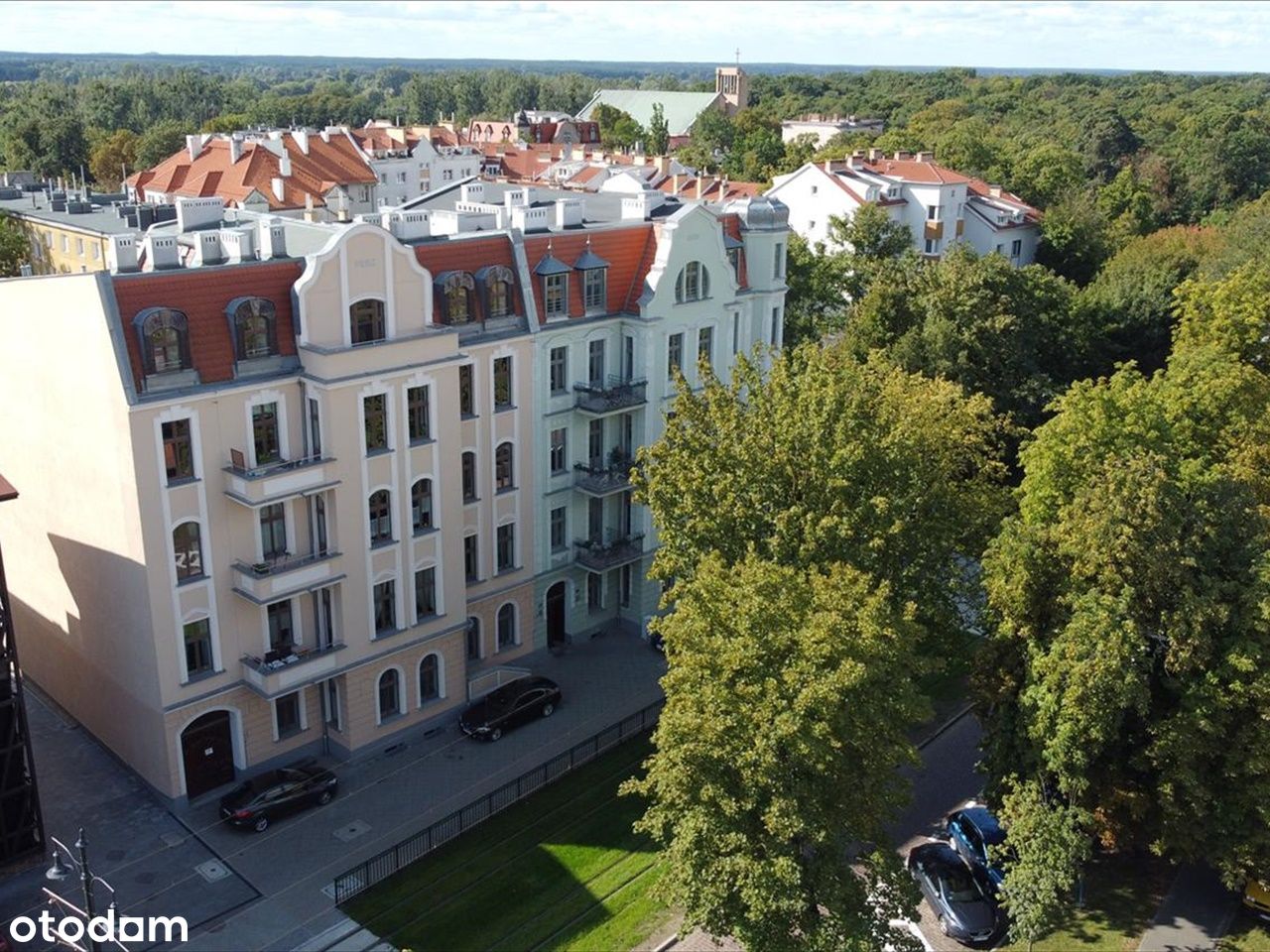 Lokal w odrestaurowanej kamienicy w centrum miasta