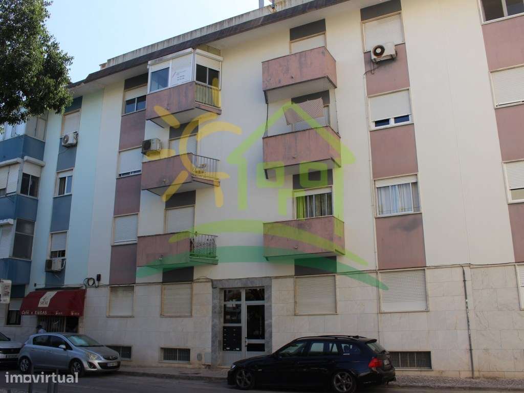 Apartamento T3+2 em Olival Basto - Oportunidade Única com Sótão-43