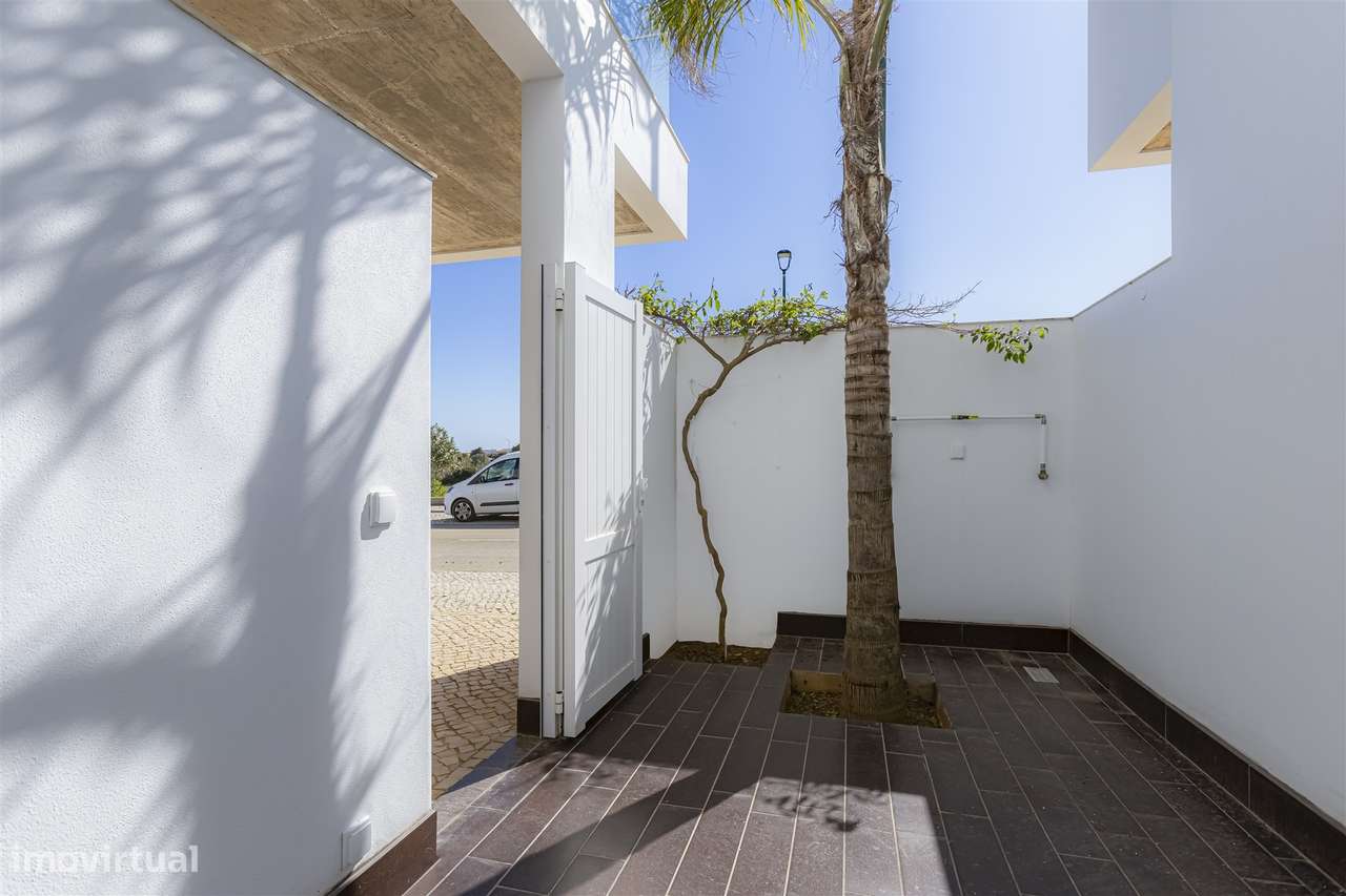 Luxuosa Moradia Germinada T3+1 com Vista Mar em Sagres - Grande imagem: 4/46