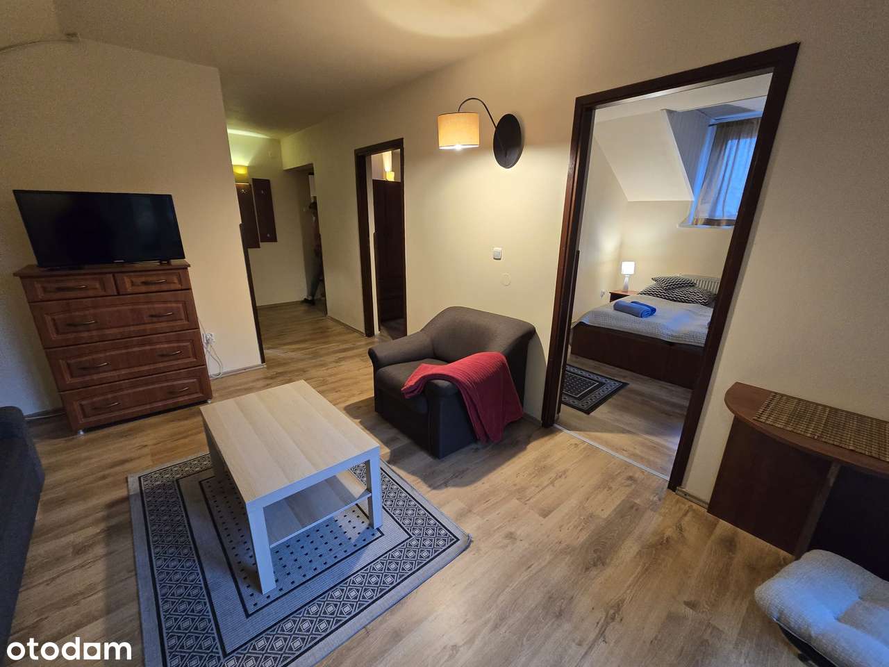 Przestronny dom z dużą działką obecnie dzialający jako pensjonat - Pełny obrazek: 4/9