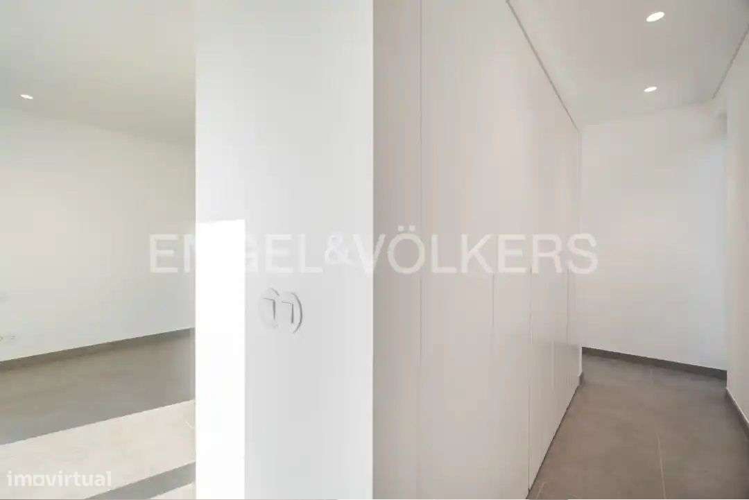 Moradia V4 Exclusiva perto do Carvoeiro-21