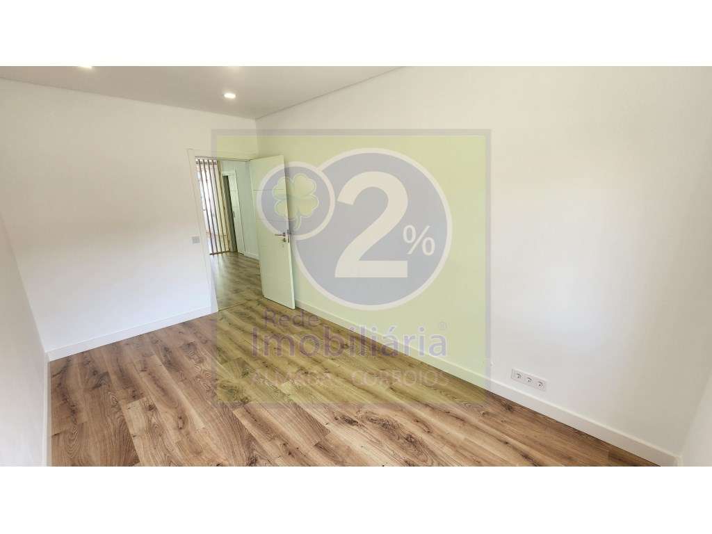 Apartamento T3, transformado em T2-7