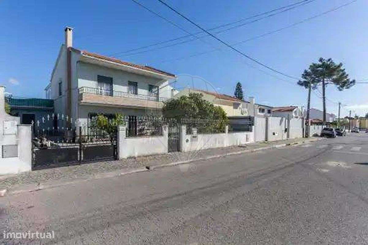 Moradia T6 para venda-3