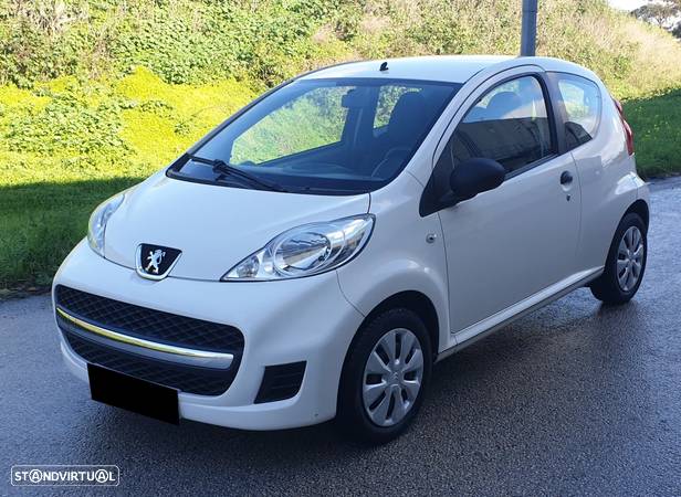 Peugeot 107 1.0 Petit Filou - 1