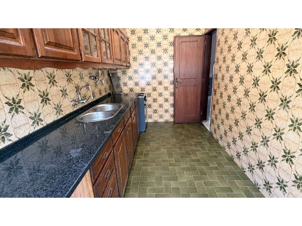Apartamento T2 em Rio de Mouro com bom estado de conservação e exce...-2