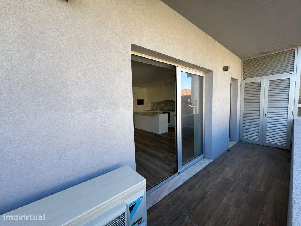 T3 com terraço ao Metro da Trindade - Grande imagem: 5/19