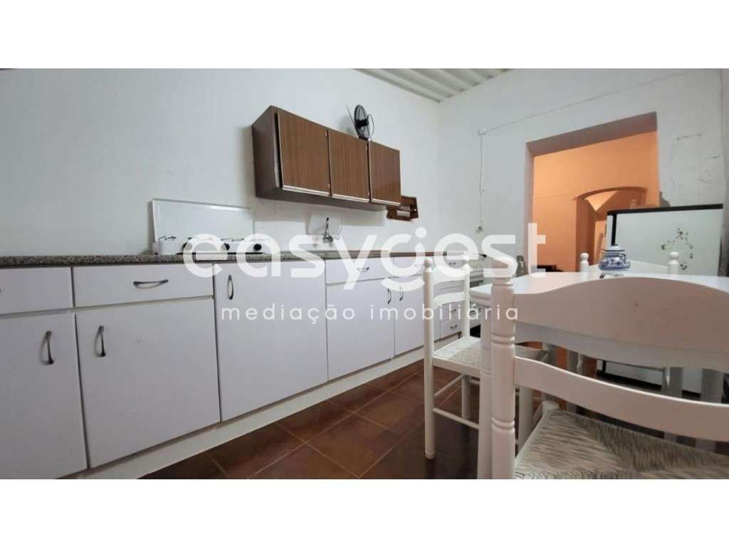Moradia com 2 quartos e logradouro localizada em Alvito - Grande imagem: 5/12