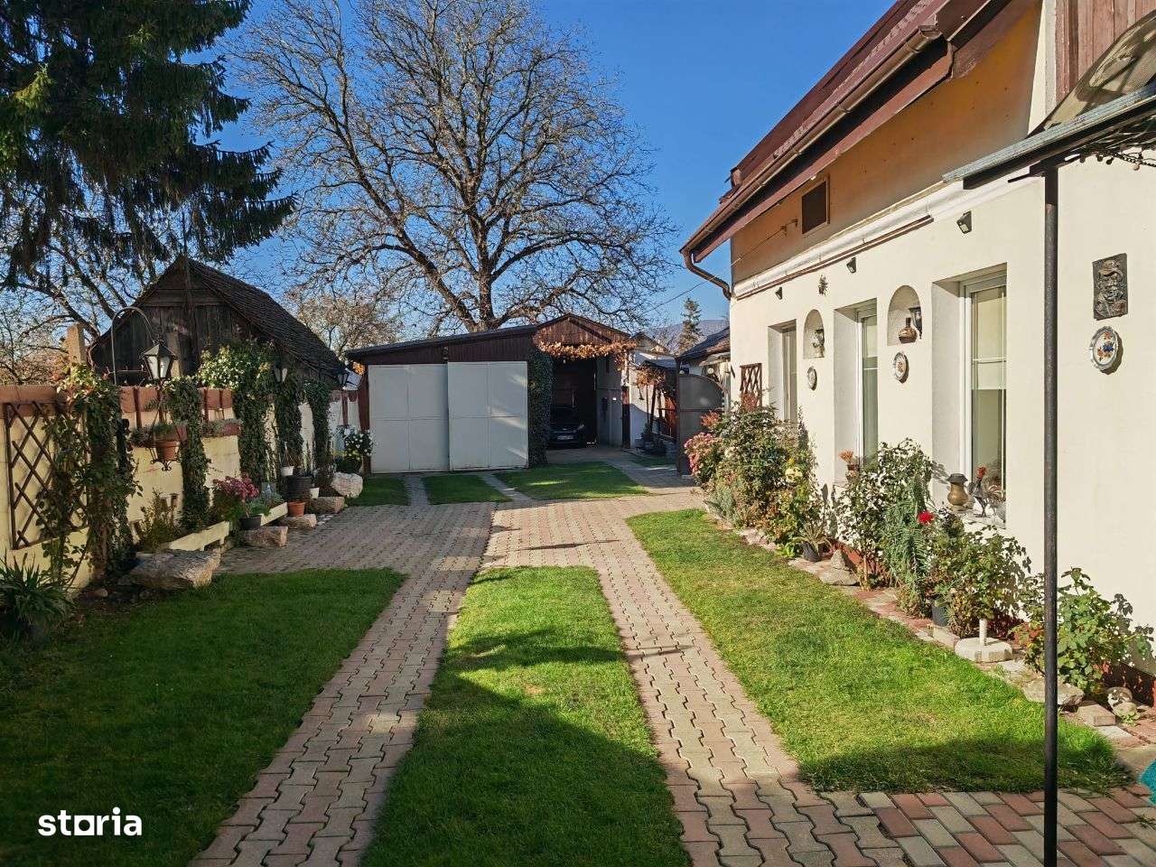 Ghimbav, casa saseasca cu teren de 1100 mp. - Imagine principală: 2/13