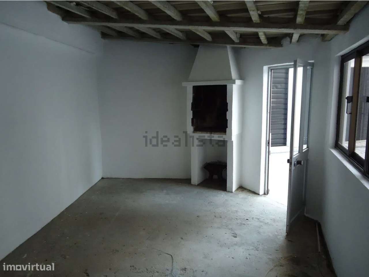 Moradia Duplex T4 em Condomínio Fechado com Pátio e Garagem no Cacém - Grande imagem: 5/18