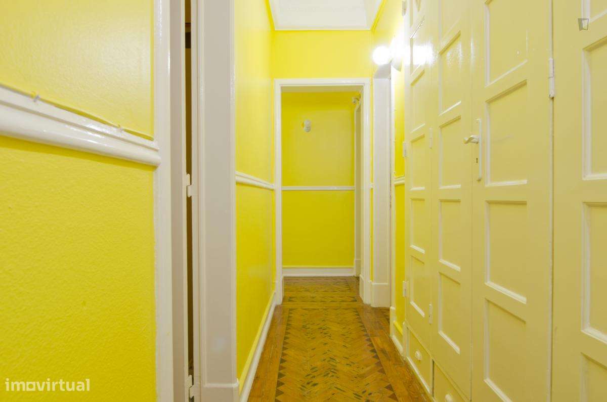 Quarto - localizado em Intendente Lisbon - Grande imagem: 2/6