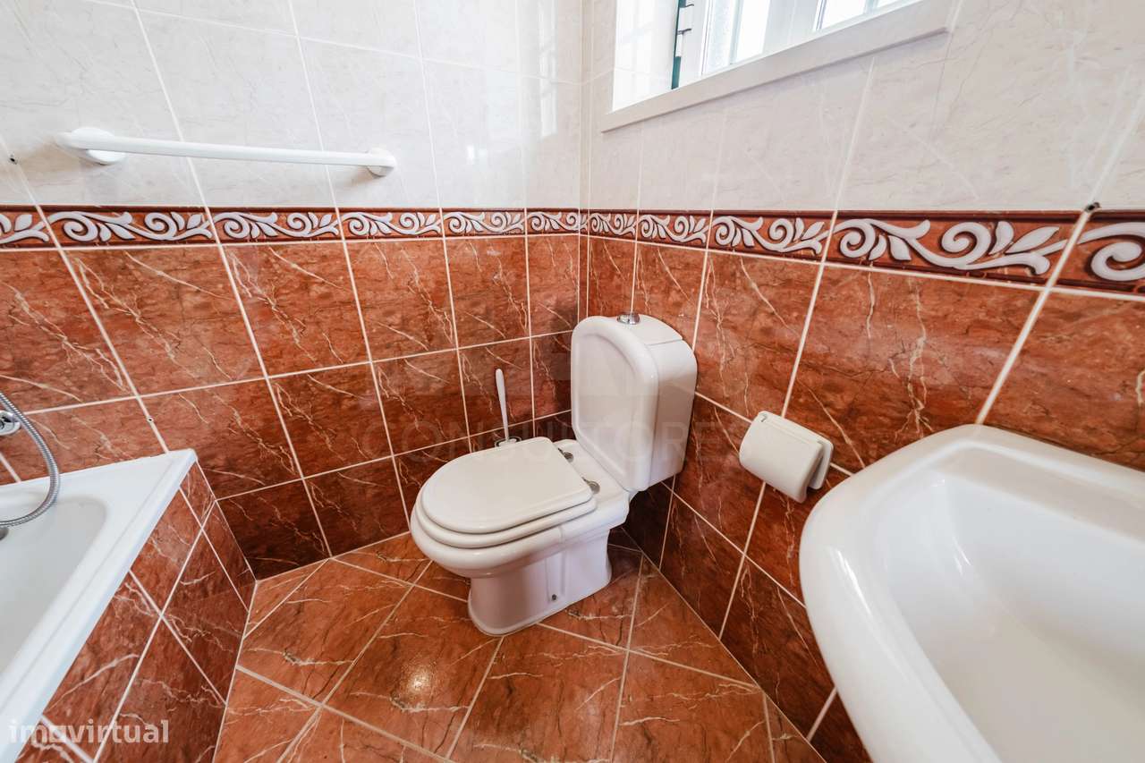 Moradia T4 com Charme em Olho Marinho | 260m² | Lote 734m²-41