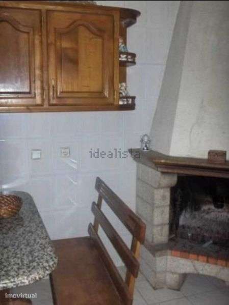 Alugo Andar de Moradia T4+4, no centro da vila de Vieira do Minho - Grande imagem: 2/8