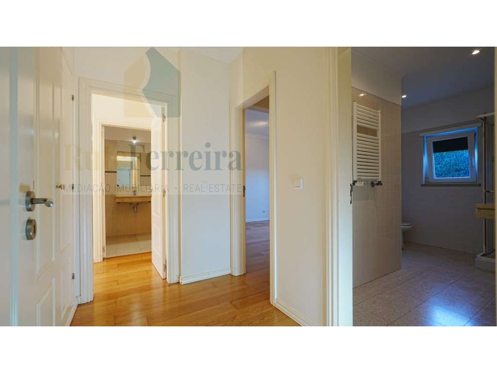 Apartamento T2 no Condomínio de Luxo Campo Real!-10
