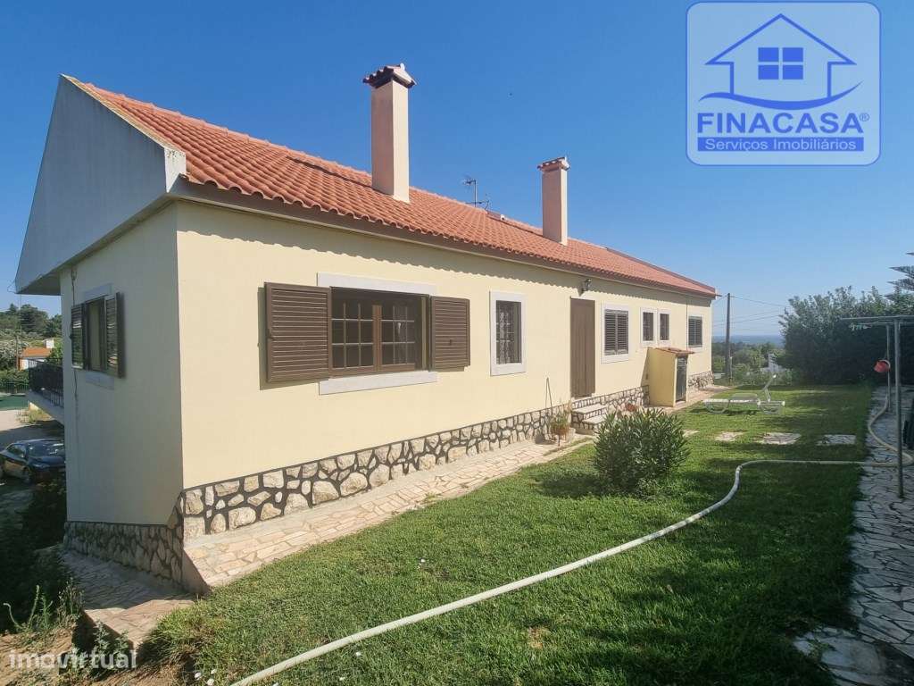 Moradia T4 isolada inserida em terreno com 5000m2 - Camarral (Palmela)-29