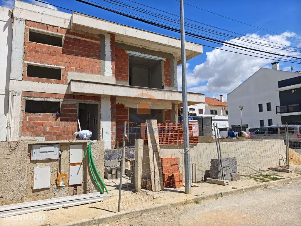 Moradia T4 em construção no Corte Esteval - Montijo-9