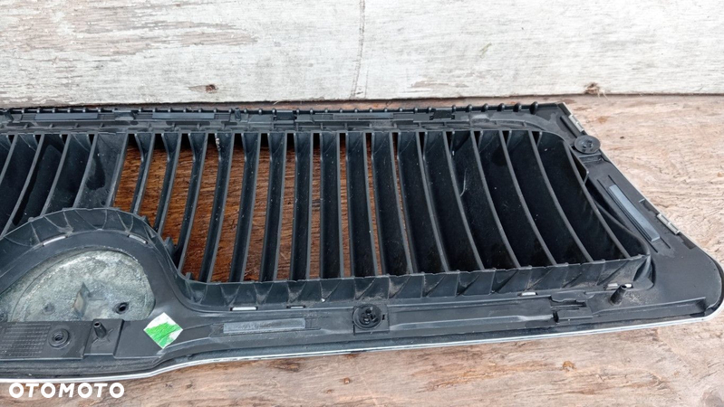 SKODA OCTAVIA II  ATRAPA GRILL CHROM - 5